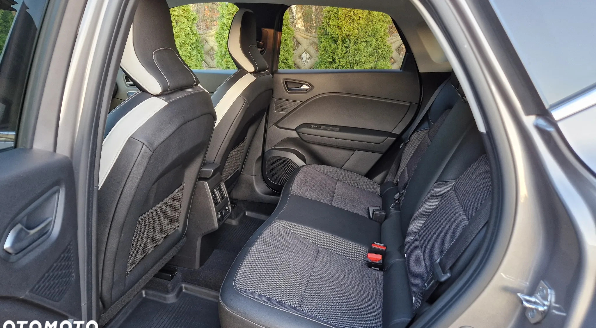 Renault Captur cena 83900 przebieg: 37000, rok produkcji 2022 z Stawiszyn małe 277